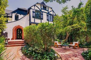 featured image of 5531 Red Oak Dr