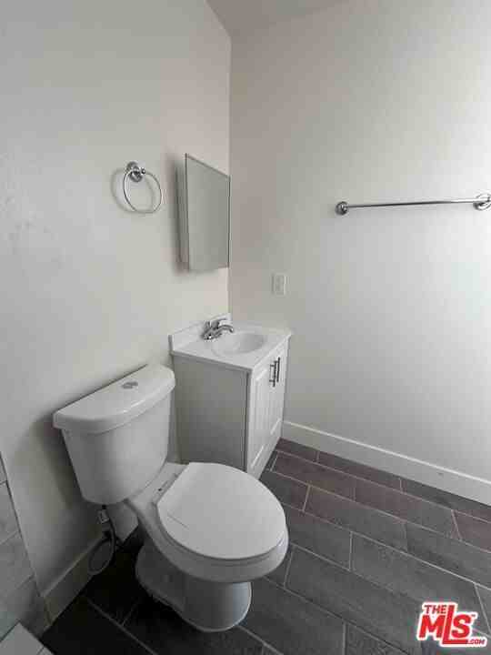 1238 N Mariposa Ave - Photo 2 of 7