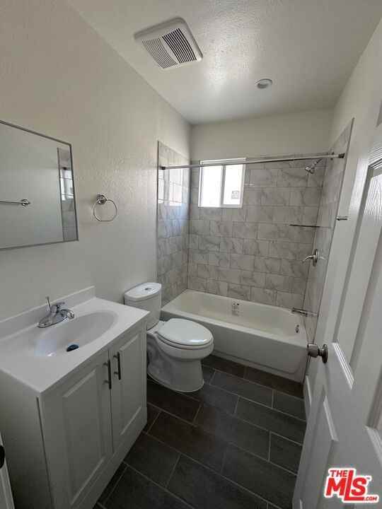 1238 N Mariposa Ave - Photo 4 of 7