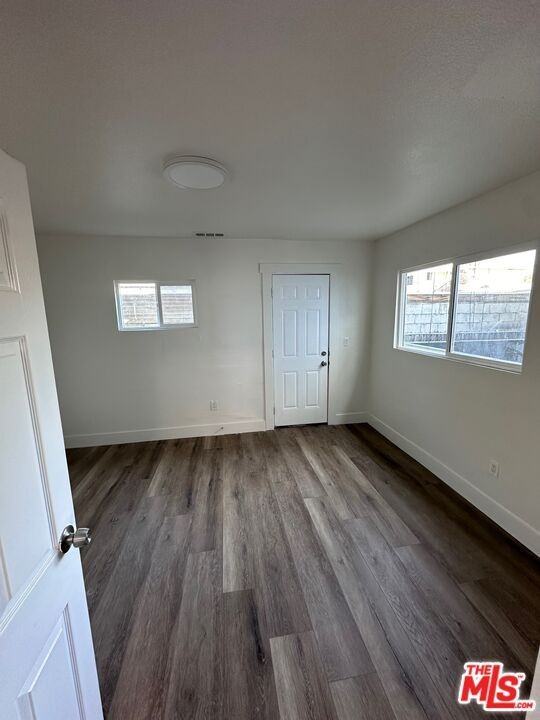 1238 N Mariposa Ave - Photo 6 of 7