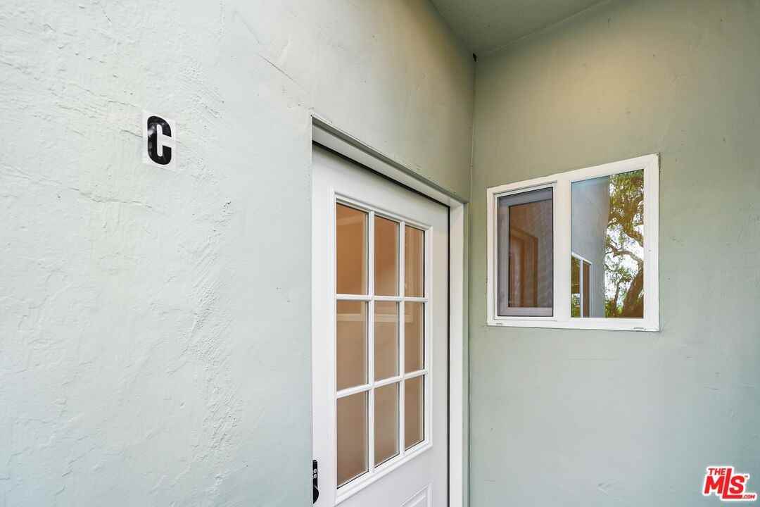 726 Pier Ave ##B - Photo 4 of 19