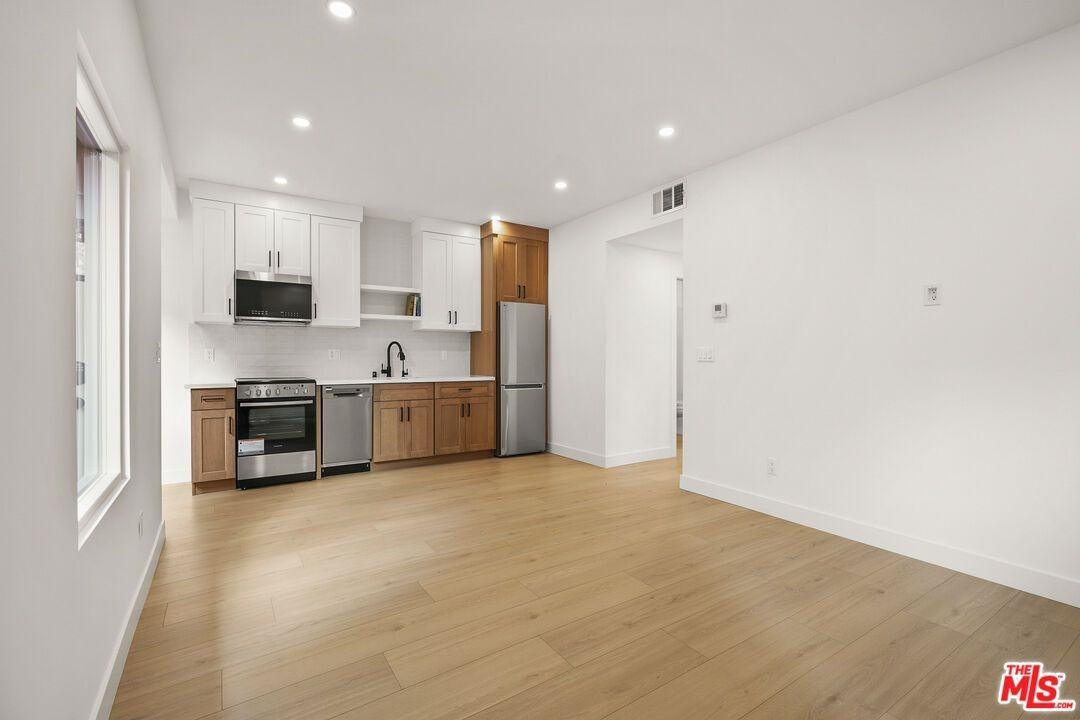 726 Pier Ave ##B - Photo 7 of 19