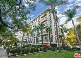 featured image of 425 N Maple Dr ##206