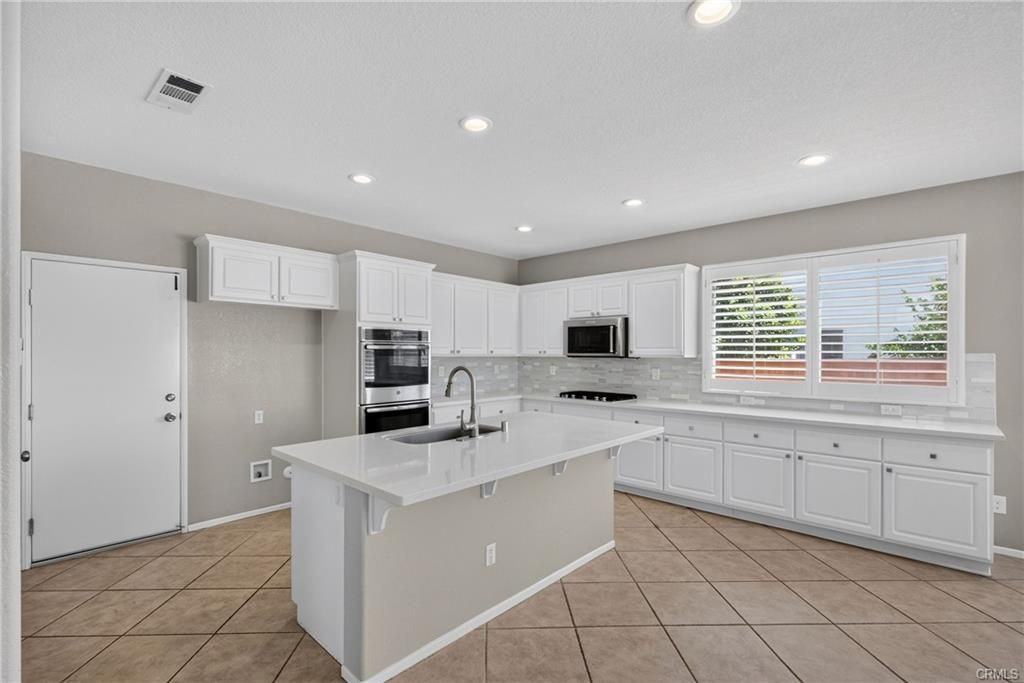 12611 Avocado Way - Photo 6 of 21