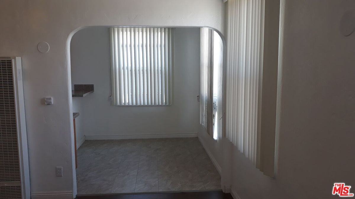 5017 Crenshaw Blvd ##1/2 - Photo 3 of 16