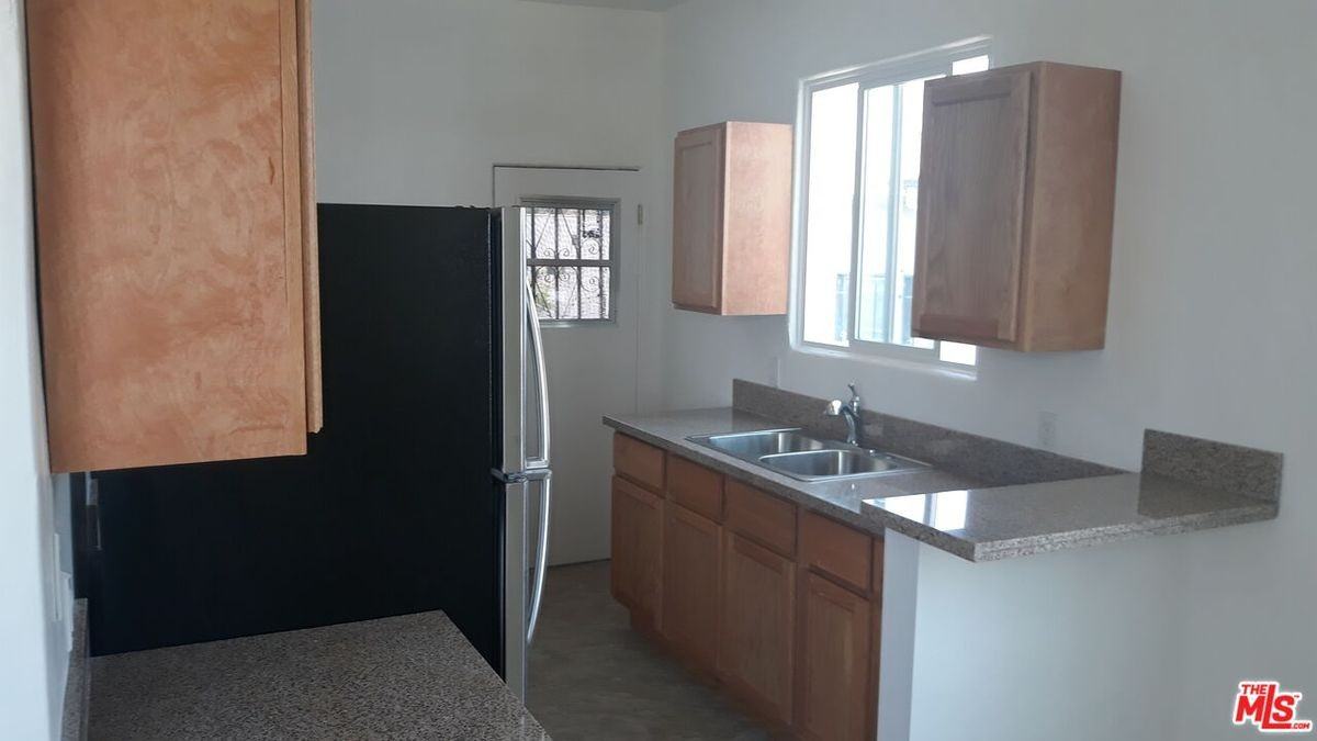 5017 Crenshaw Blvd ##1/2 - Photo 4 of 16