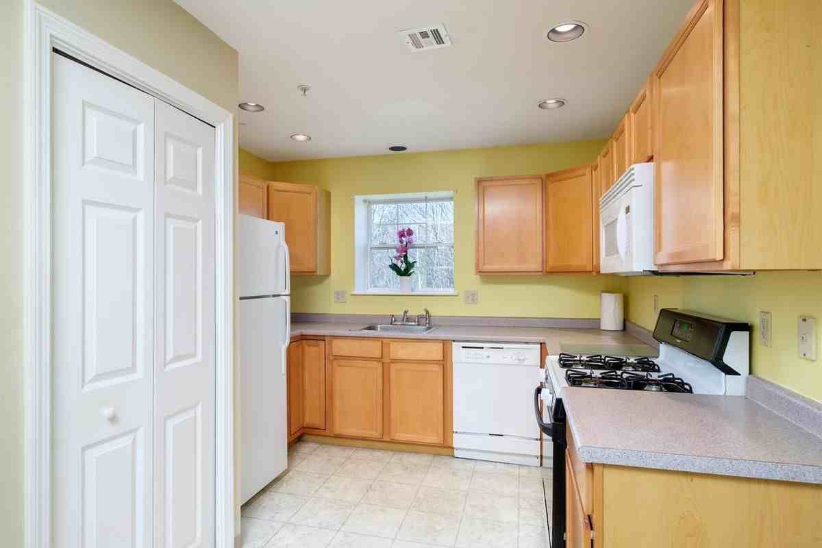 3 Tampa Dr ##D - Photo 7 of 23