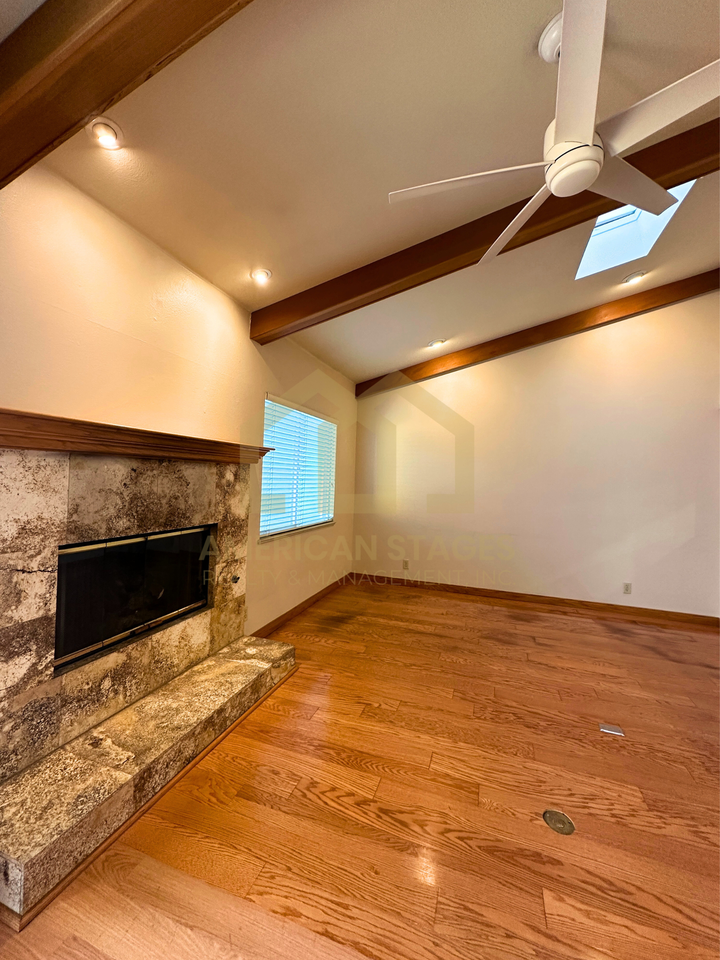 1686 Eucalyptus Dr #B - Photo 7 of 19