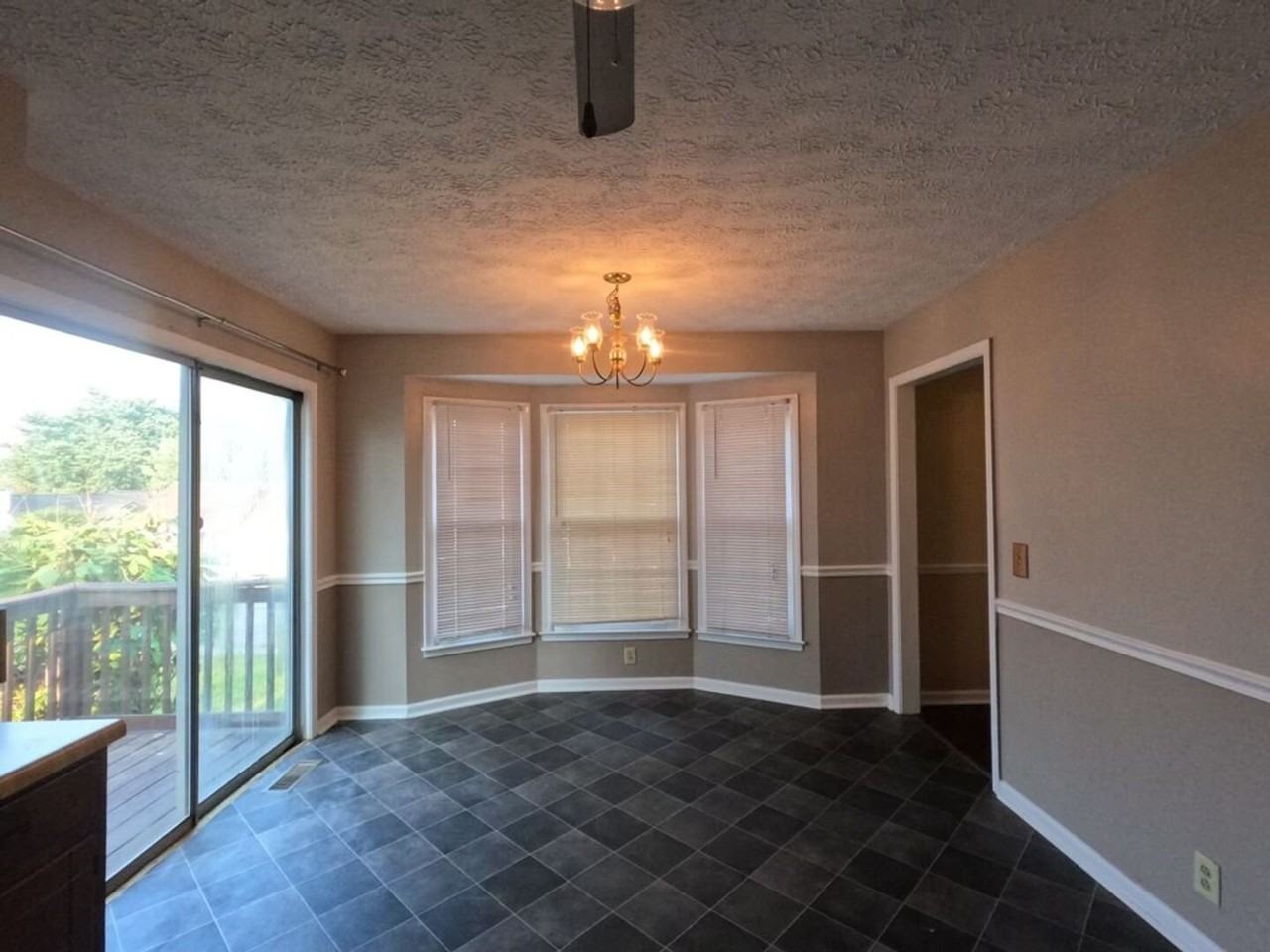 705 Heritage Square Dr - Photo 5 of 20