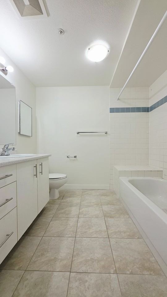 2475 4th Ave W #313 - Photo 5 of 11