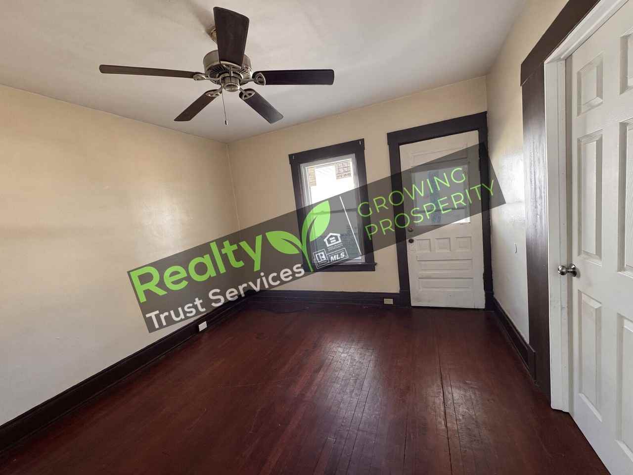 7918 Goodman Ave - Photo 2 of 19