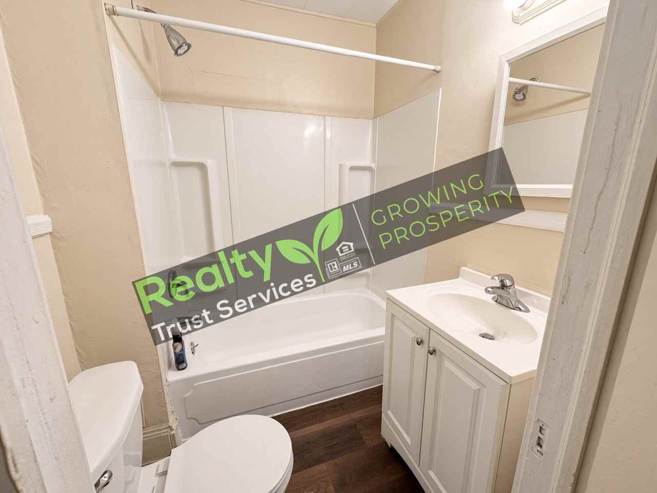 7918 Goodman Ave - Photo 6 of 19