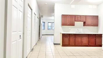 featured image of 6917 S Paxton Ave #G