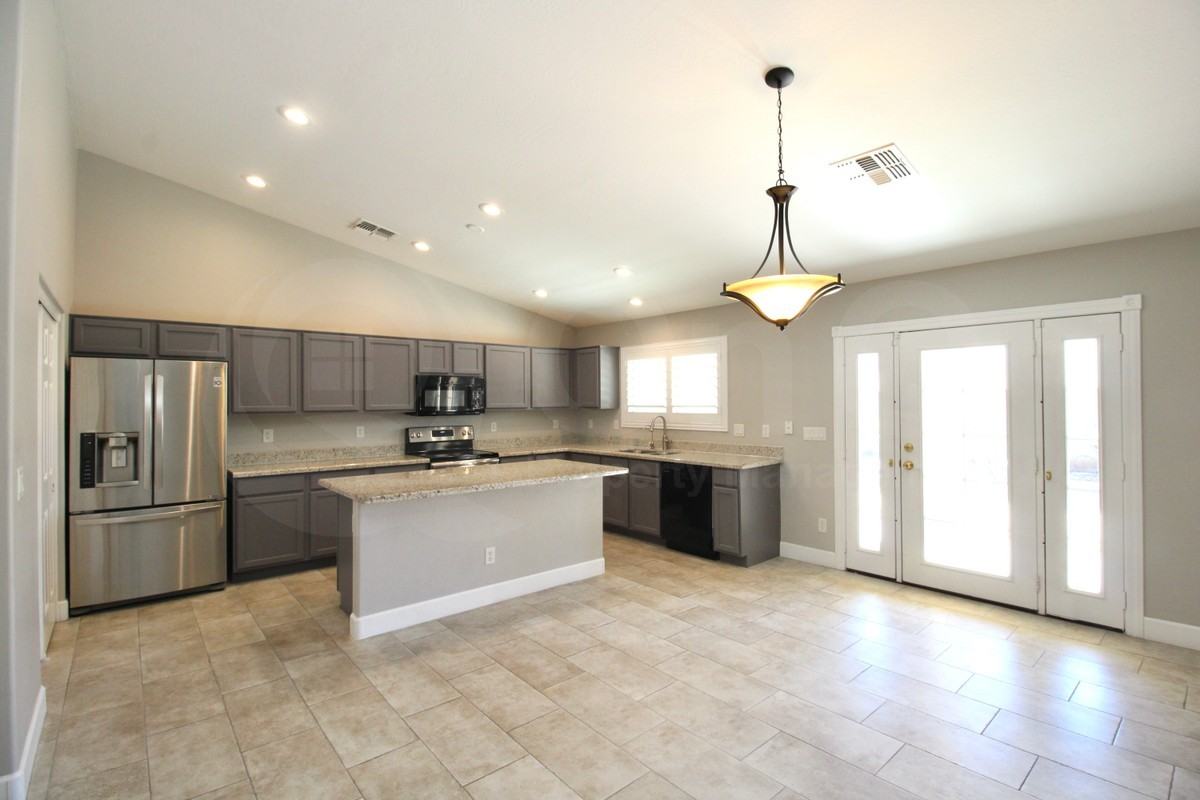 15215 W Gelding Dr - Photo 5 of 28