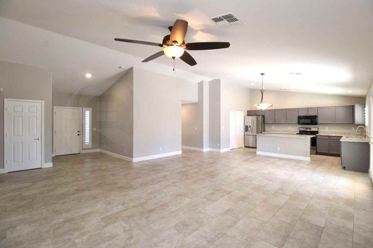 15215 W Gelding Dr - Photo 7 of 28