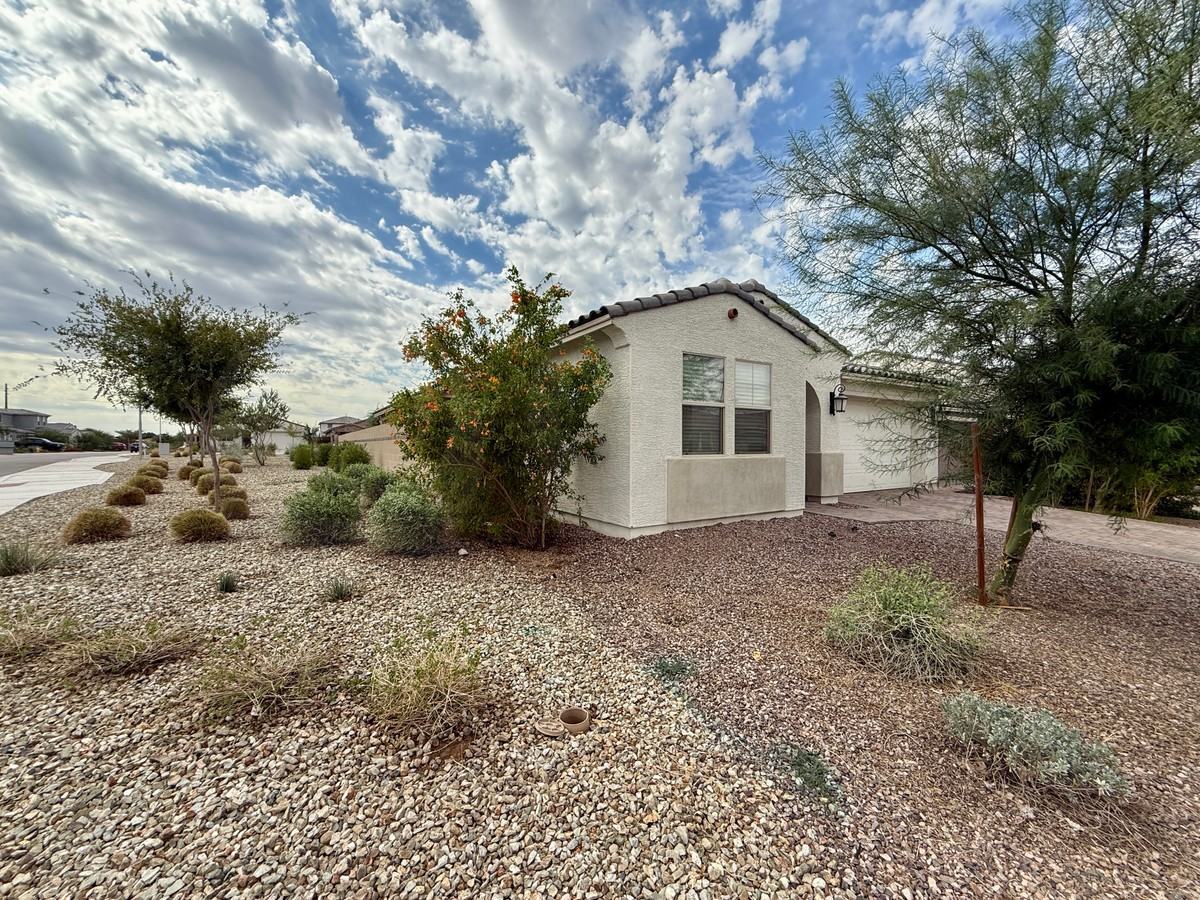8725 W Medlock Dr - Photo 4 of 39