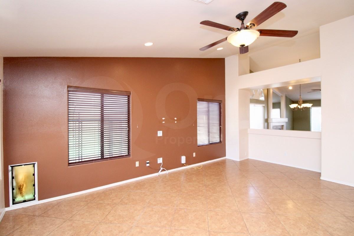 4345 E Meadow Dr - Photo 4 of 22