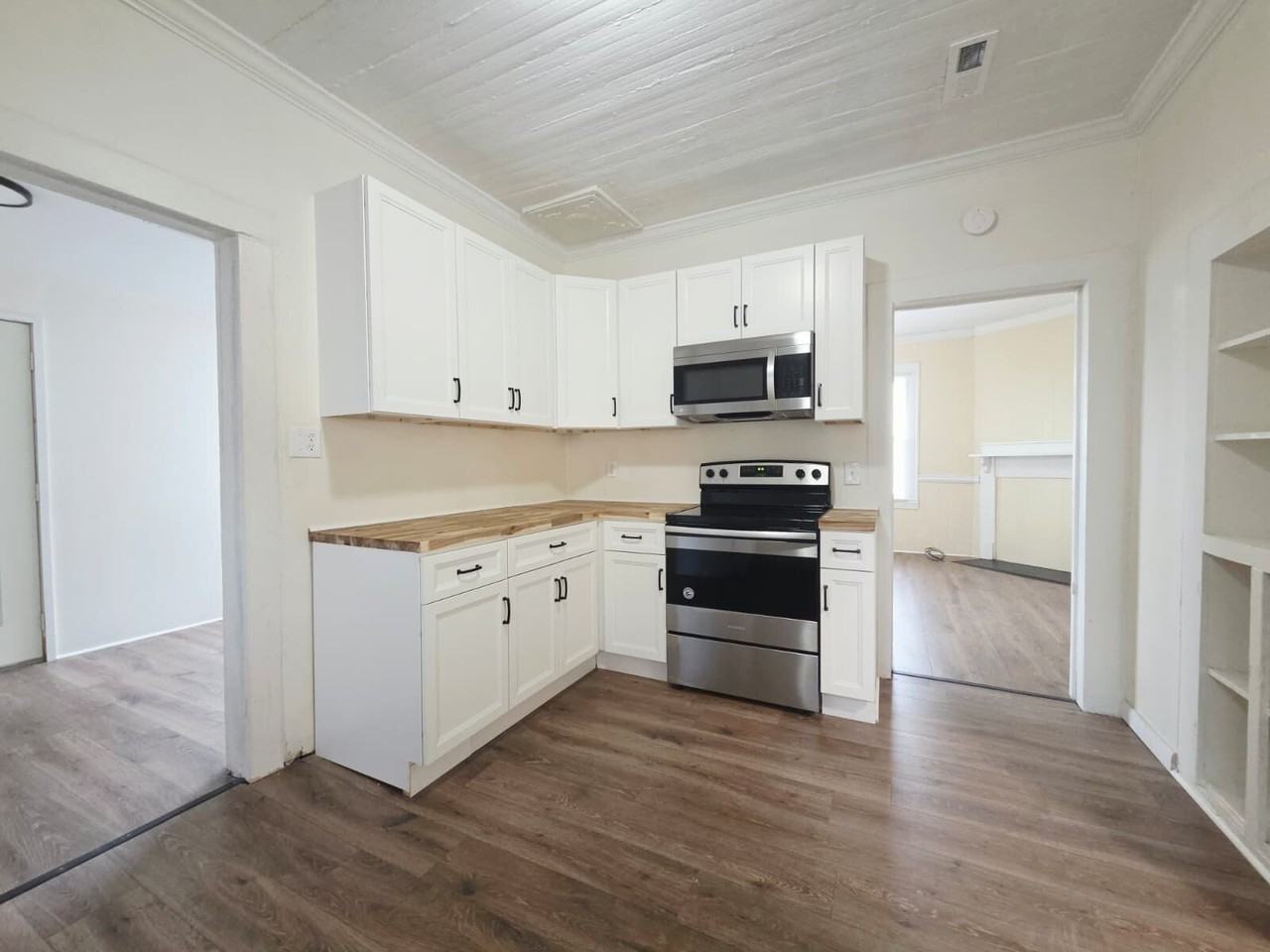 712 Douglas St - Photo 2 of 13