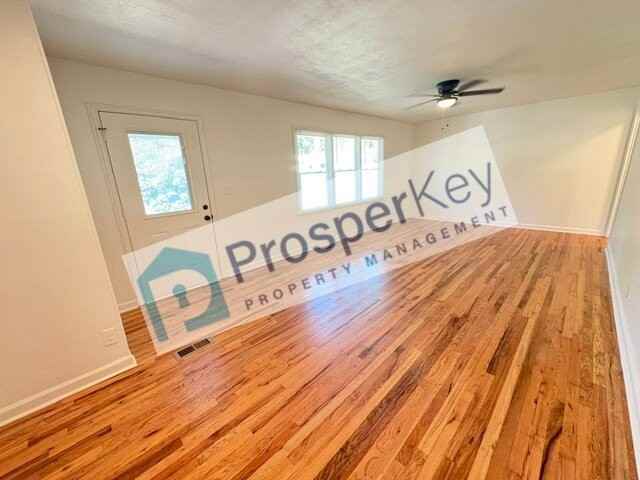 1008 54th St - Photo 4 of 15