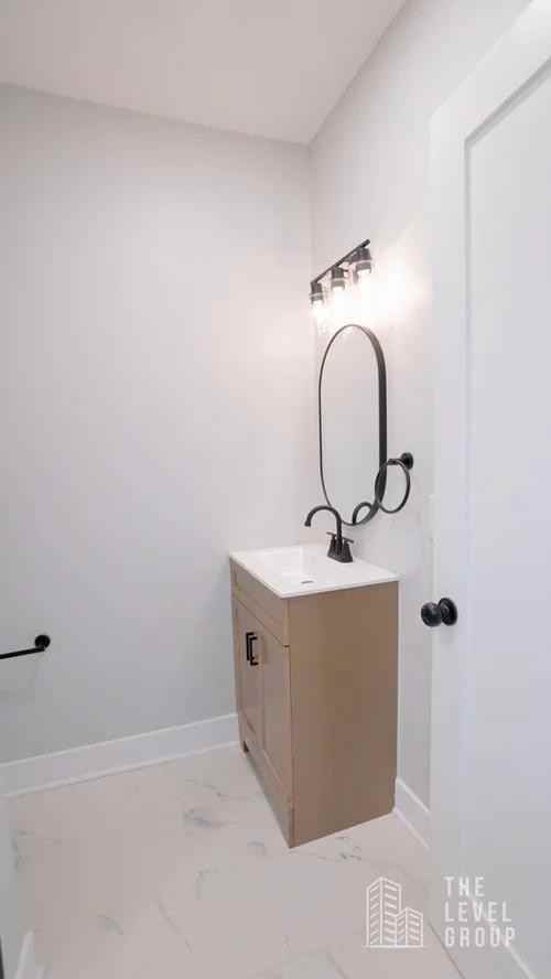 5655 N Rockwell St #2S - Photo 7 of 11