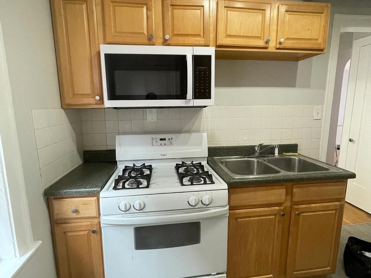 1619 W Lunt Ave #3A - Photo 3 of 8