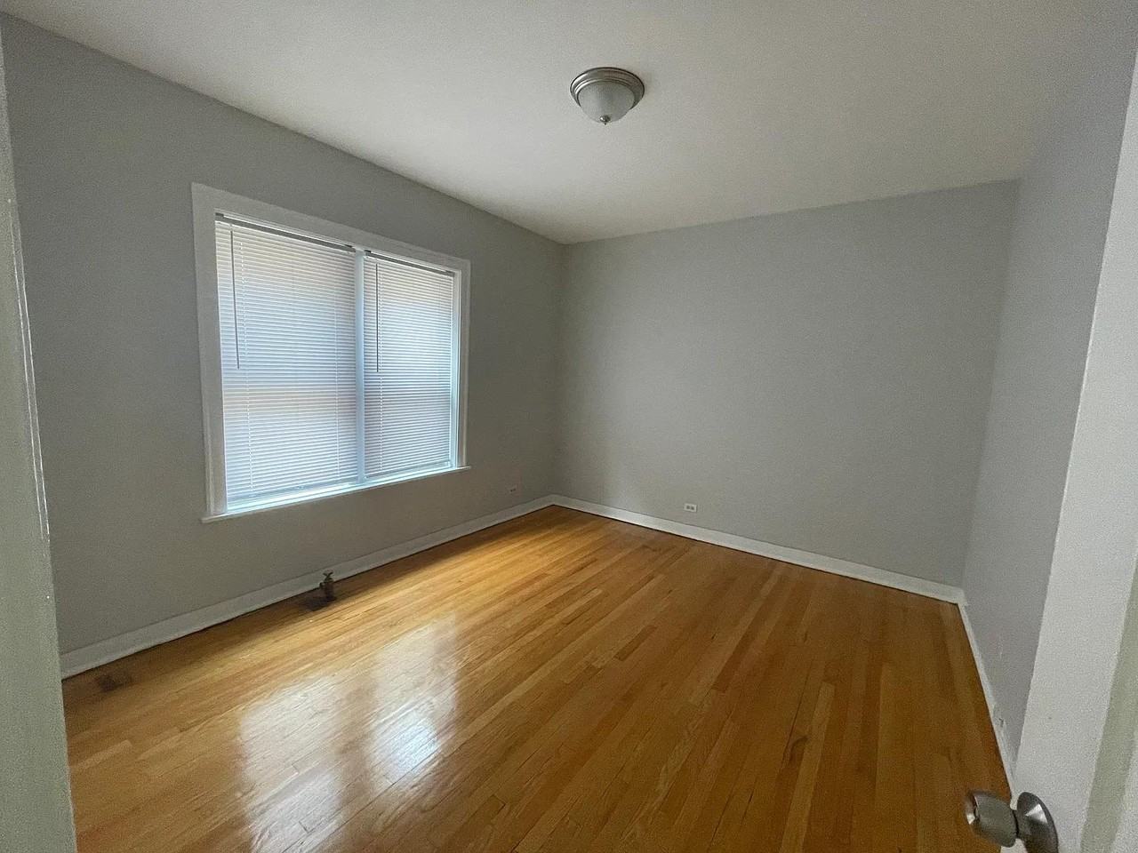1619 W Lunt Ave #3A - Photo 7 of 8