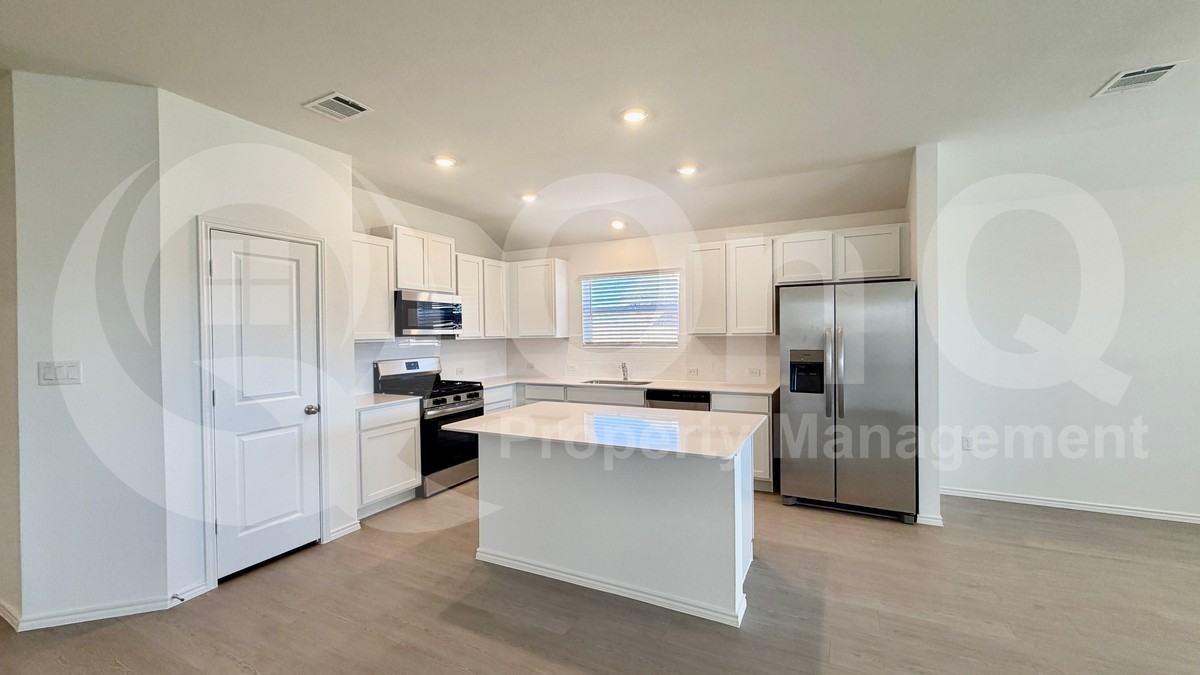 205 Corniche Cir - Photo 2 of 27