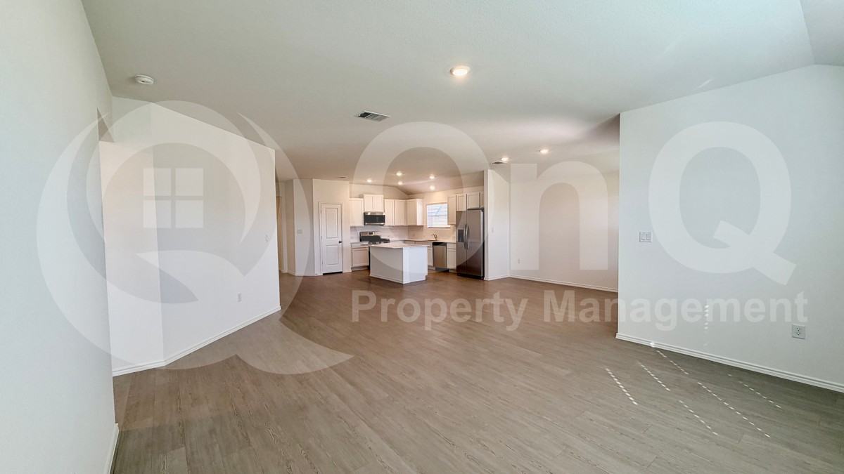 205 Corniche Cir - Photo 6 of 27