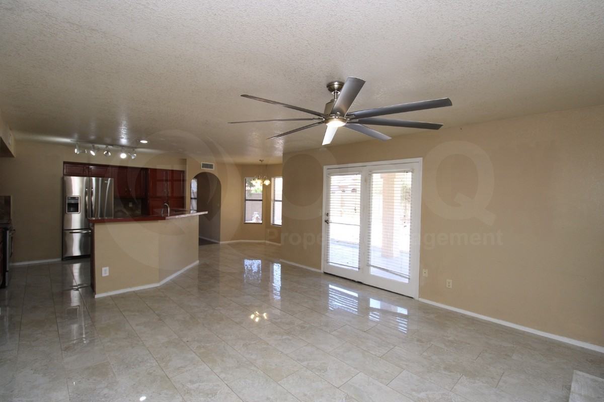 19302 N 73rd Ln - Photo 5 of 26