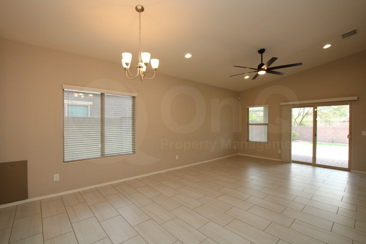 2321 E Runaway Bay Pl - Photo 5 of 24
