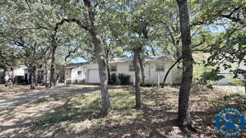 featured image of 1208 Glenda Dr