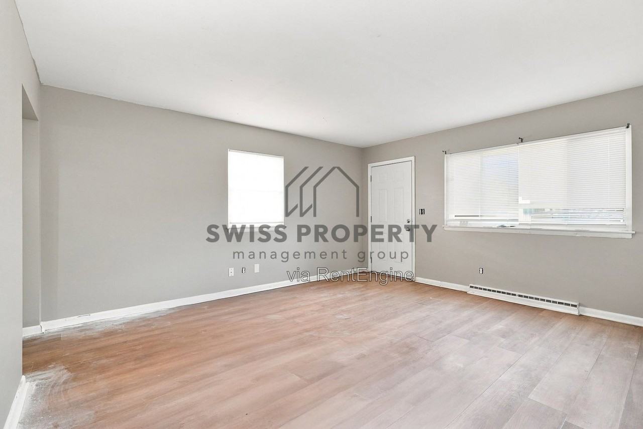 1427 Myrtle Ave - Photo 5 of 15