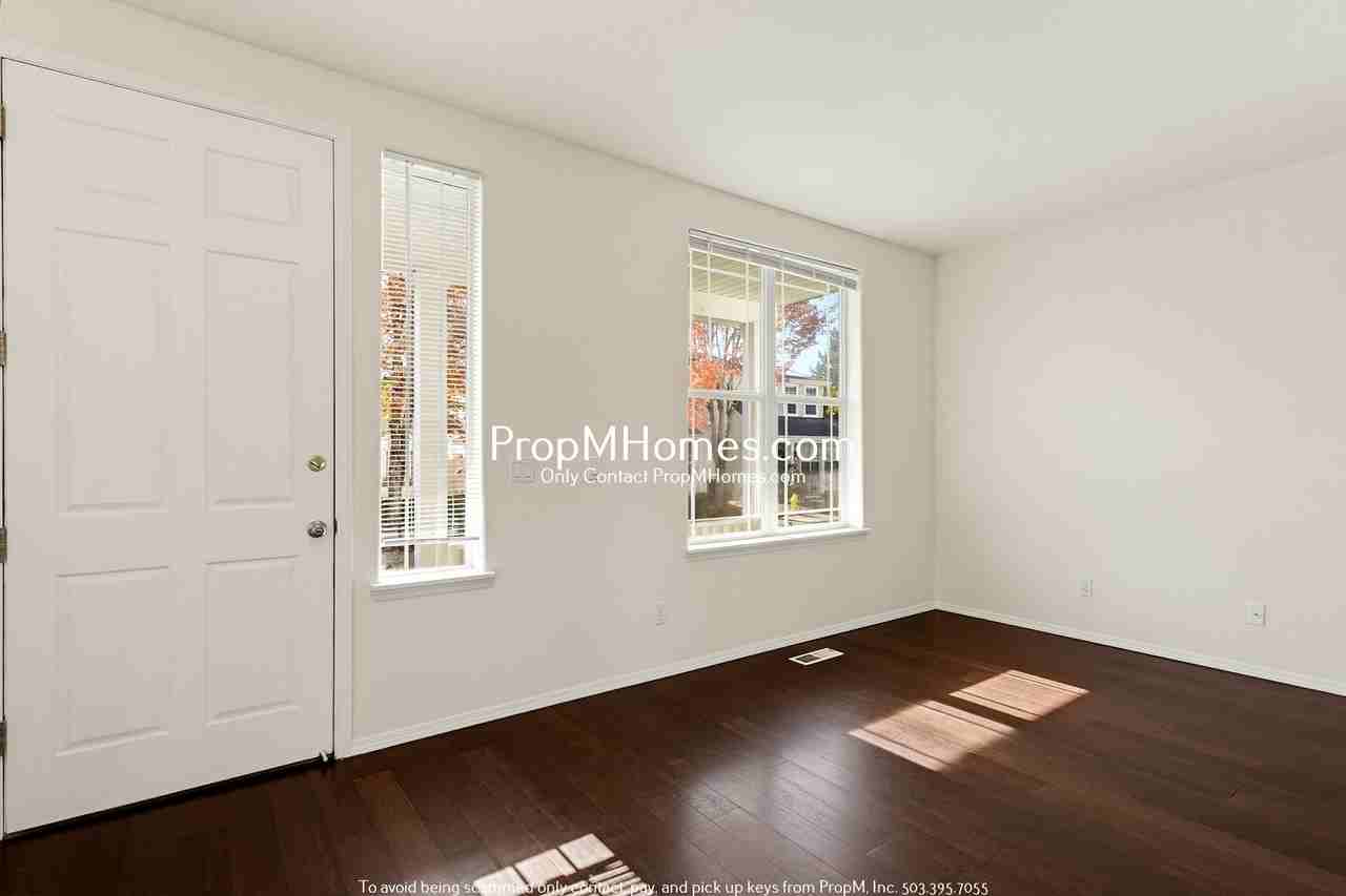 7561 Sw Thornton Dr - Photo 2 of 45
