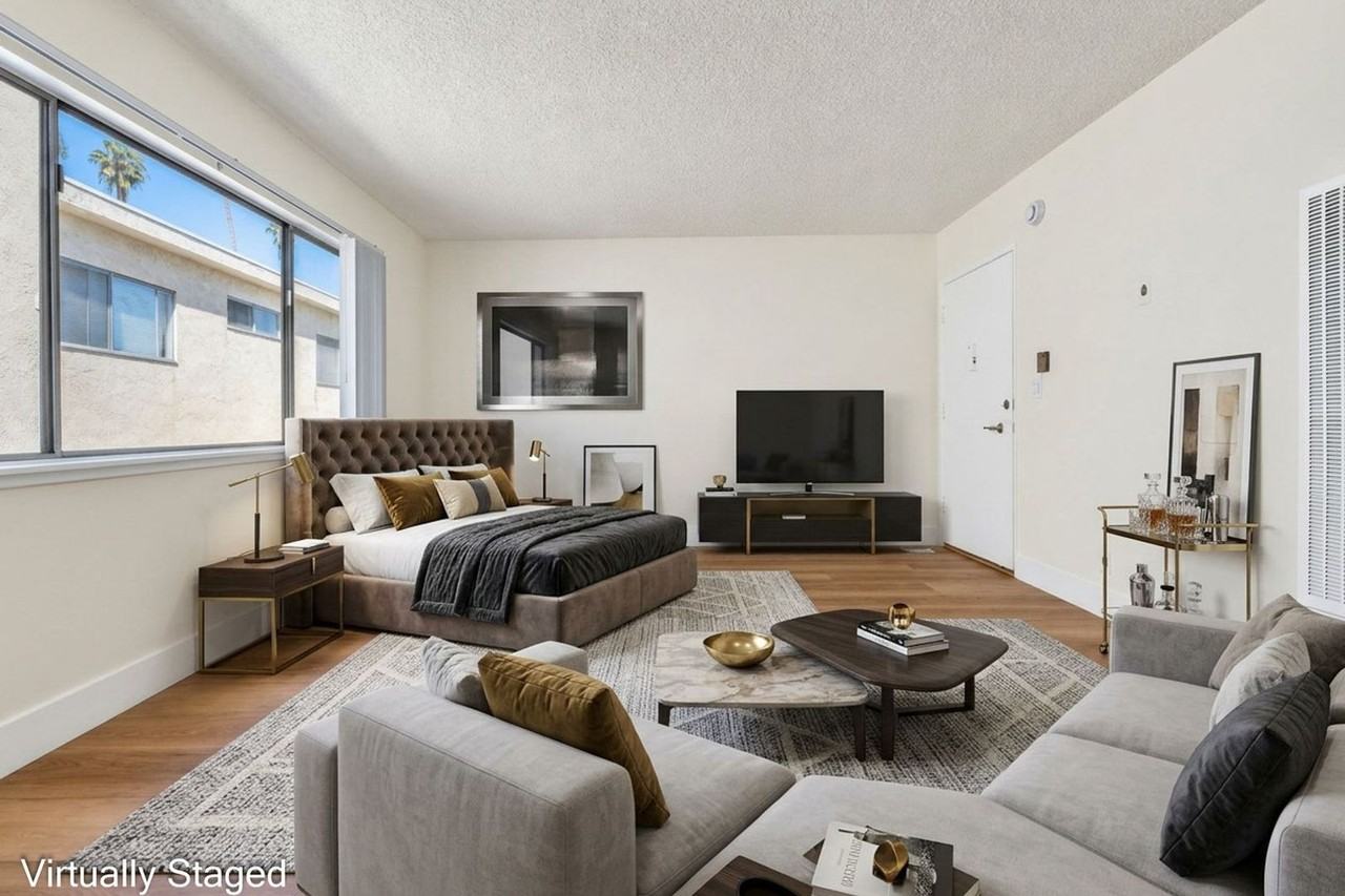North Euclid Luxury Investments LLC - Photo 2 of 34
