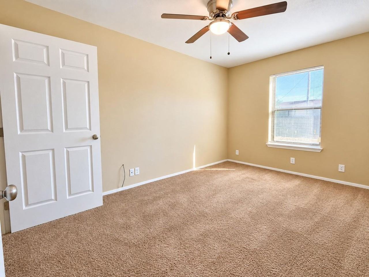 9900 Cottontail Ln - Photo 5 of 7