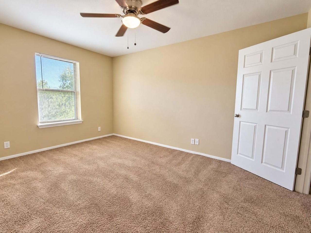 9900 Cottontail Ln - Photo 6 of 7