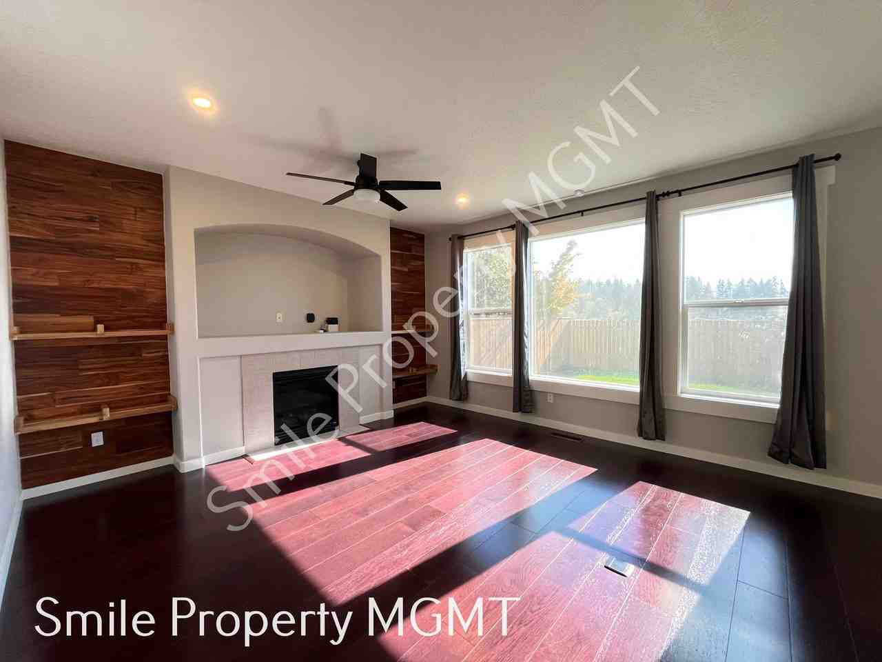 4524 Se Oakhurst St - Photo 7 of 45