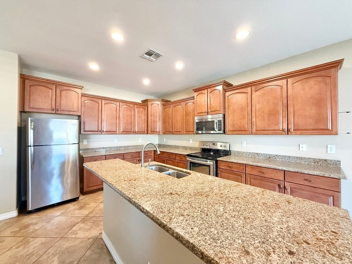2678 E Ficus Way - Photo 3 of 23