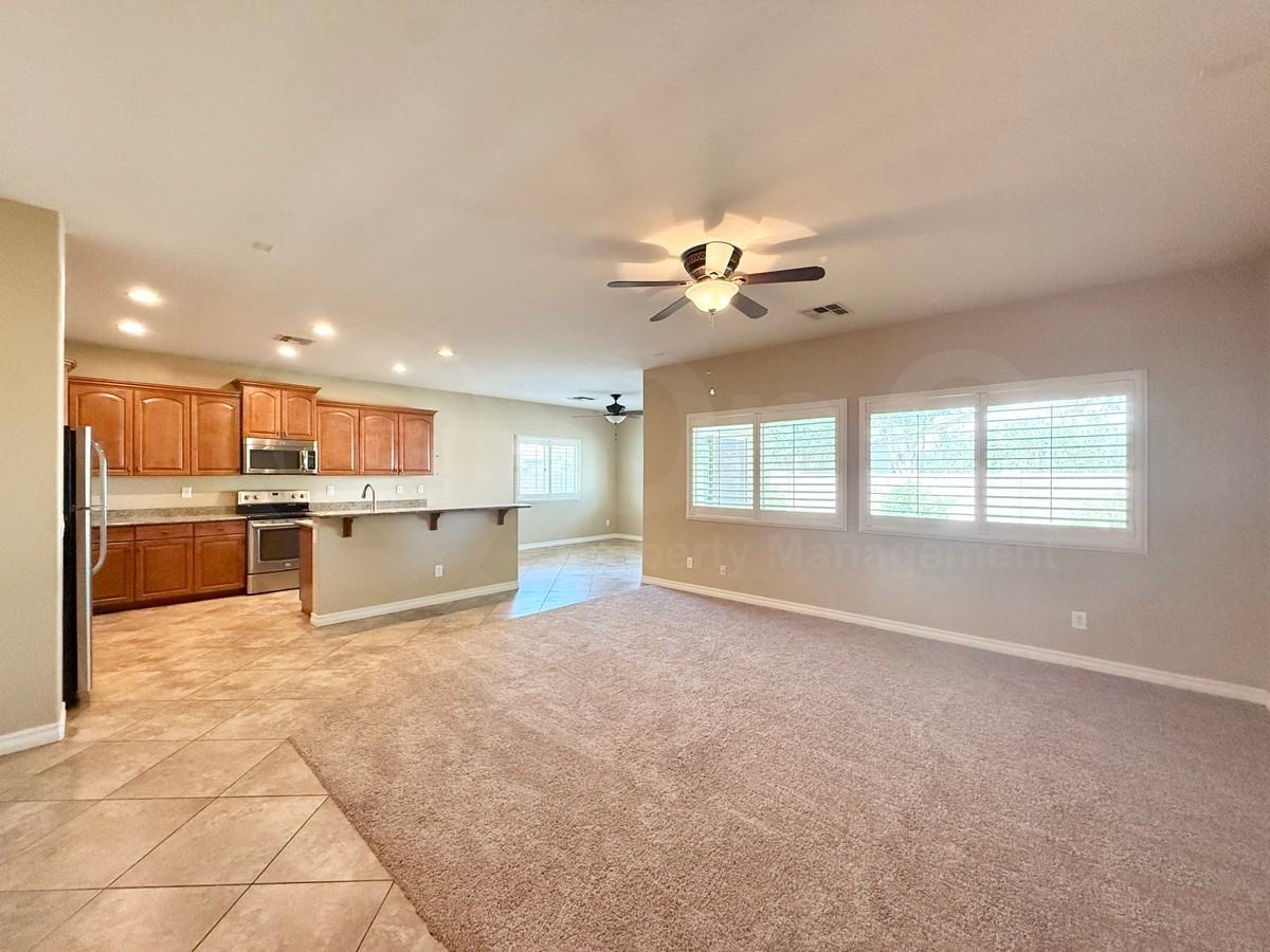 2678 E Ficus Way - Photo 4 of 23