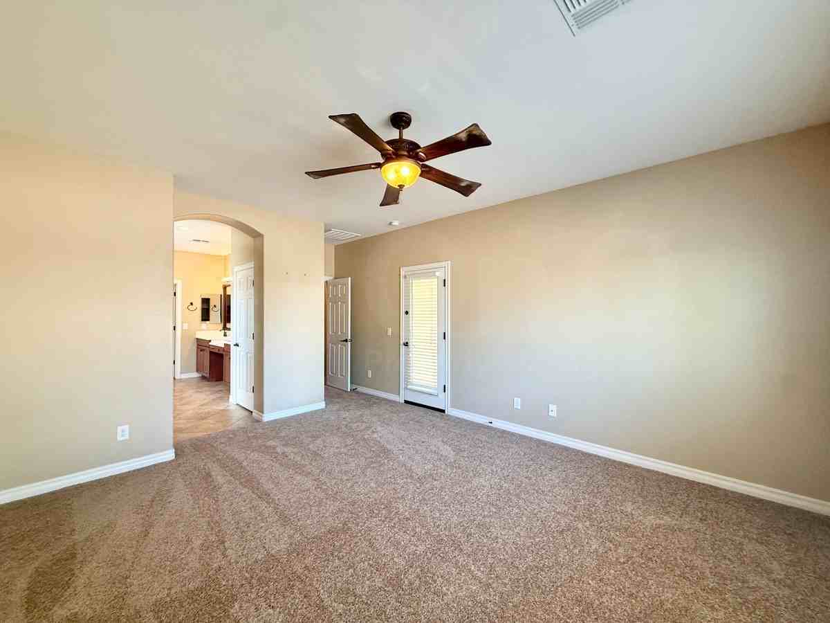 2678 E Ficus Way - Photo 7 of 23