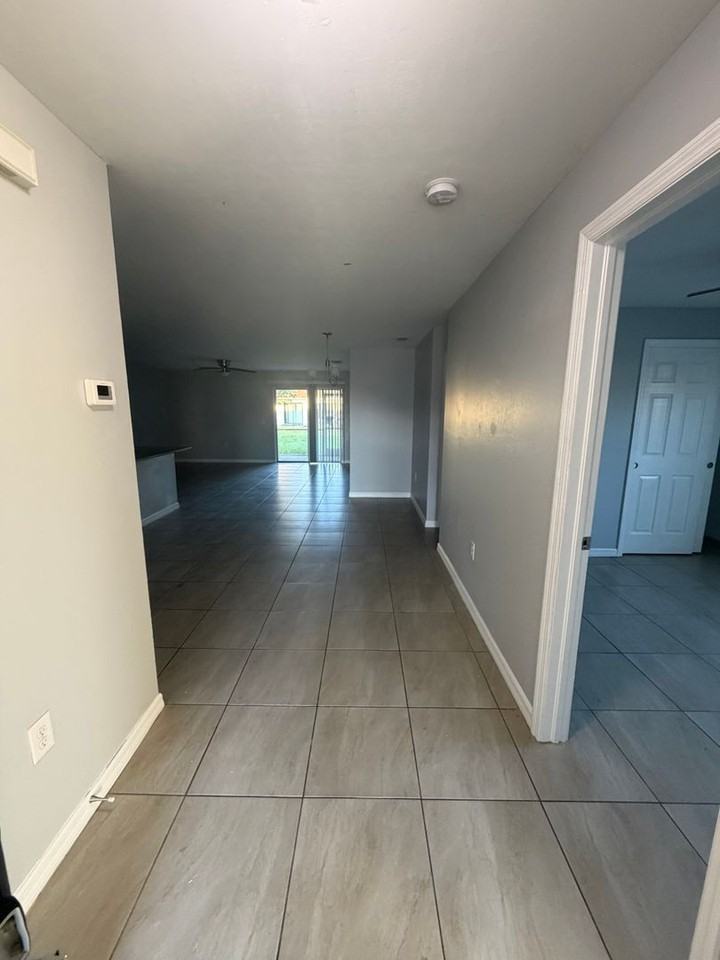 402 Sw 3rd Ct - Photo 2 of 21