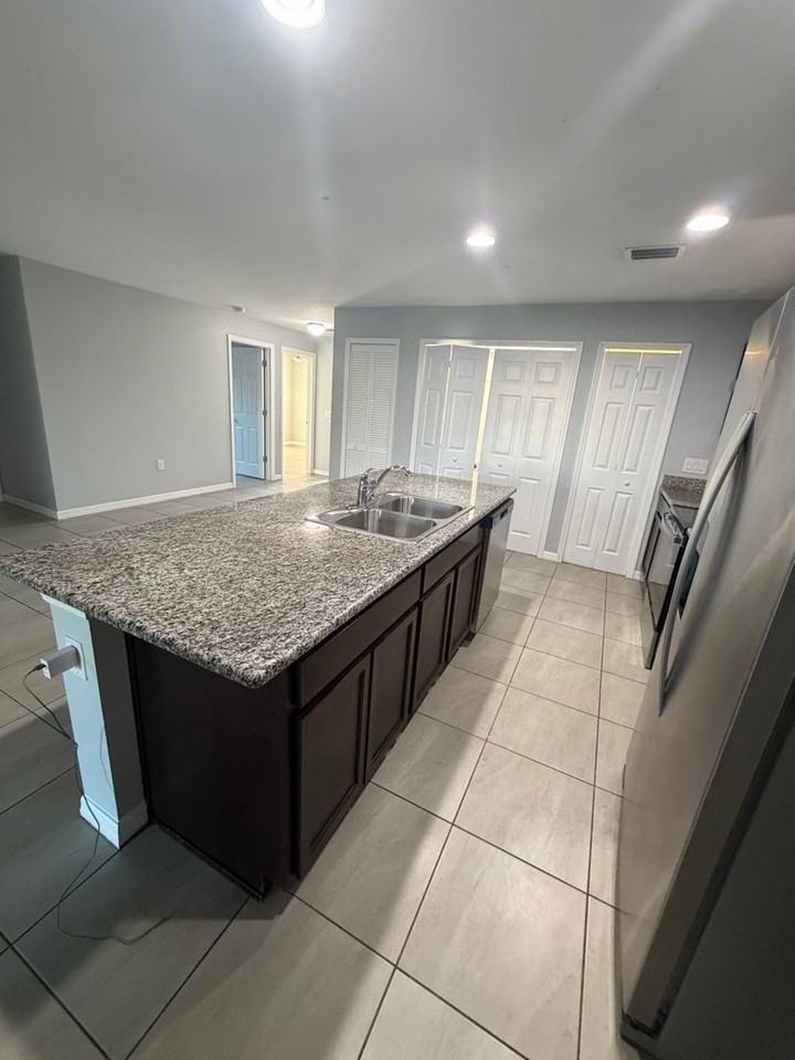 402 Sw 3rd Ct - Photo 7 of 21