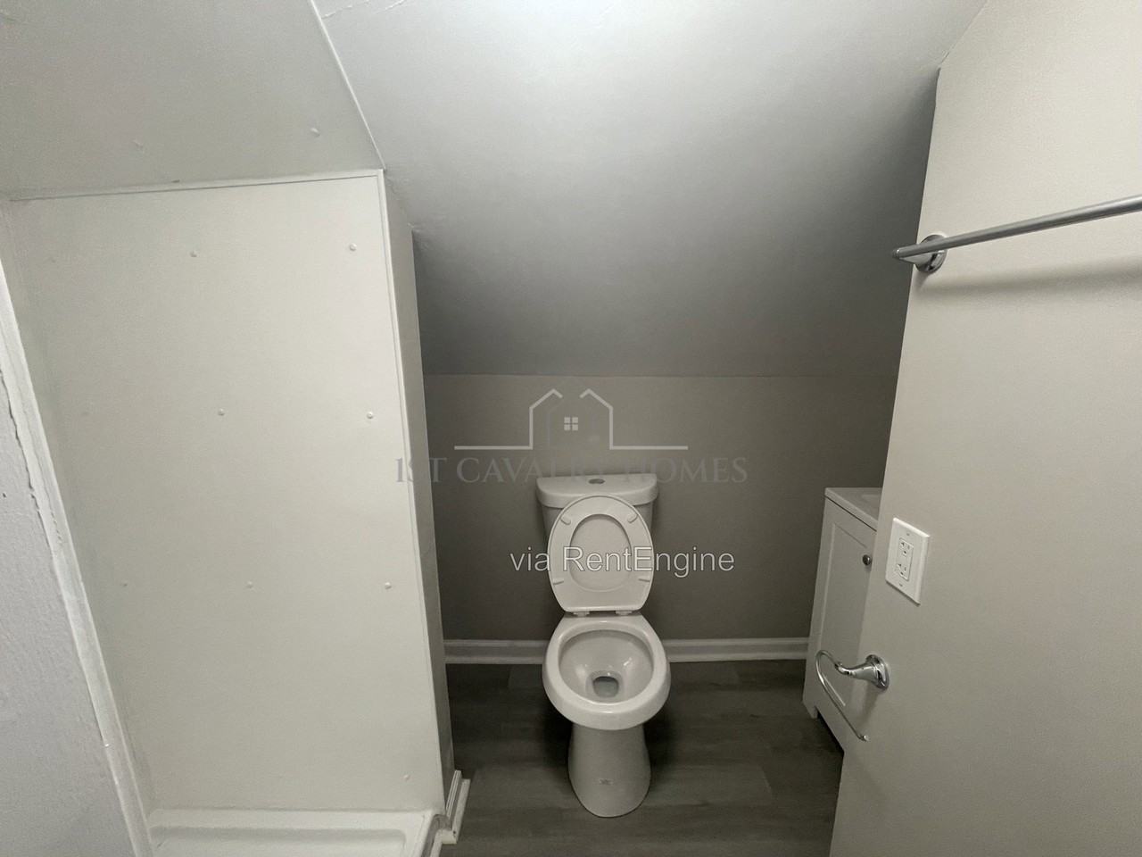 578 Hoye Ave #3 - Photo 3 of 15
