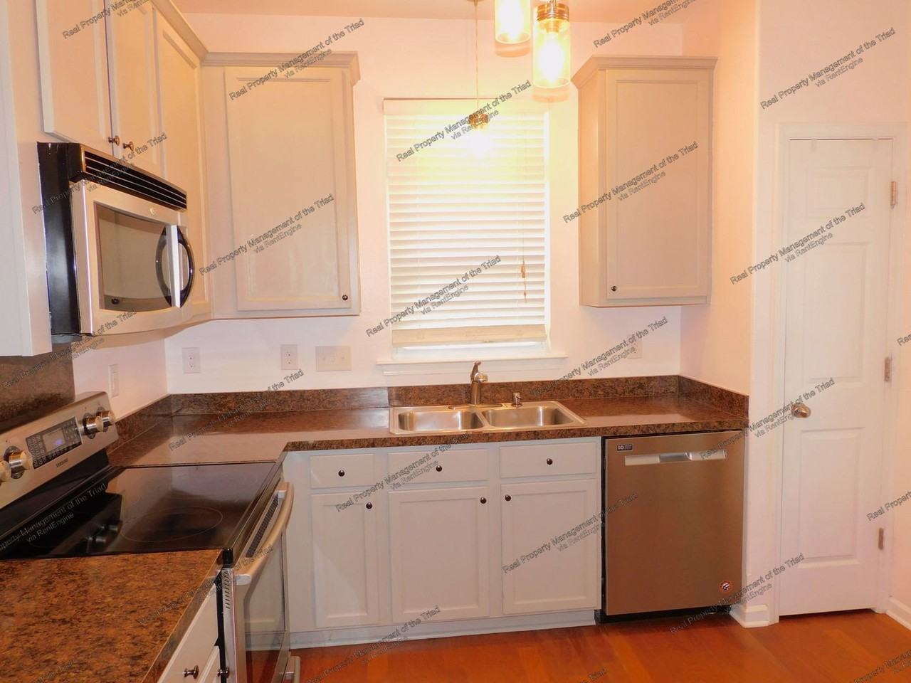 5926 Hollow Wood Ct - Photo 2 of 27