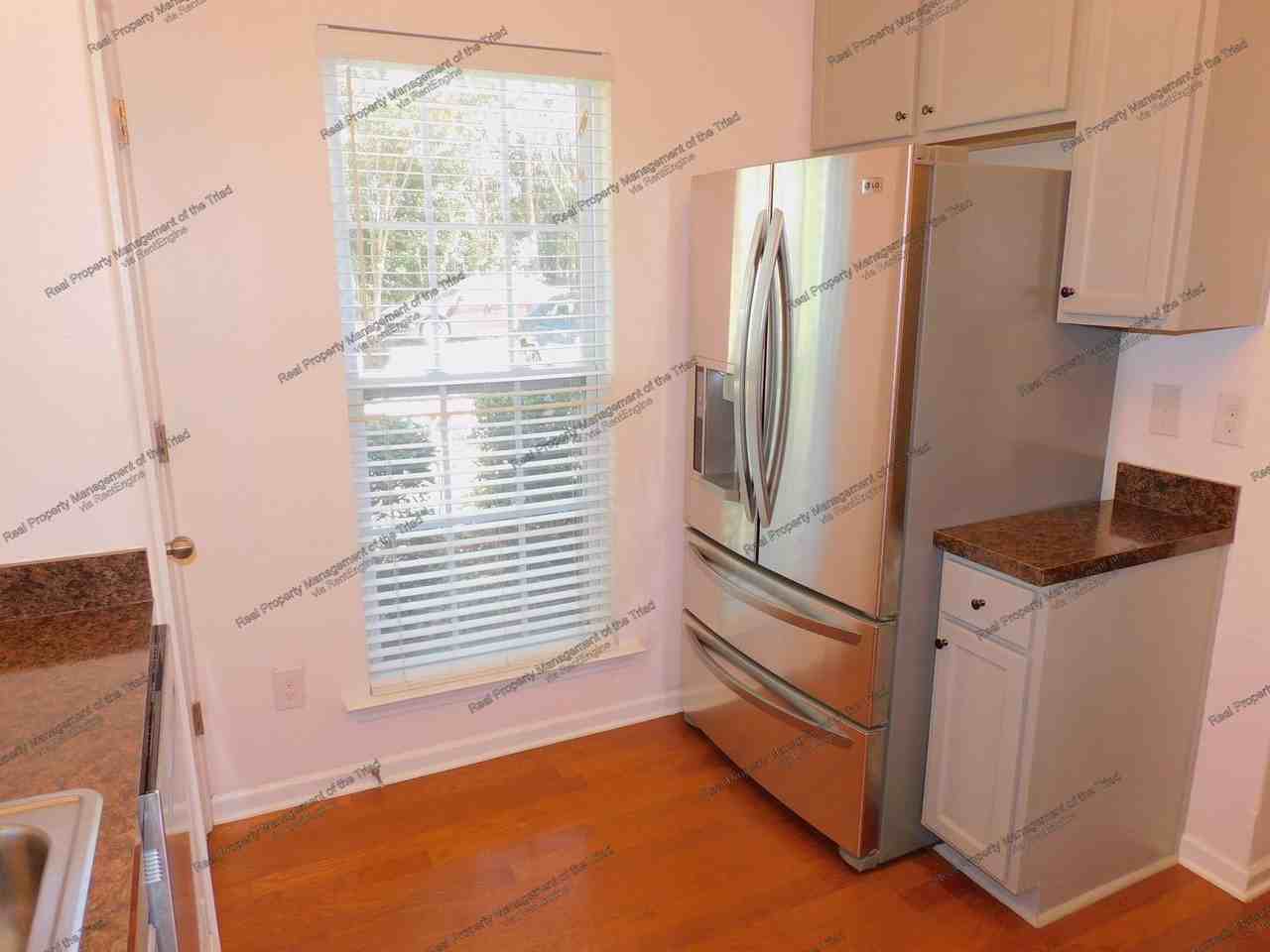 5926 Hollow Wood Ct - Photo 4 of 27