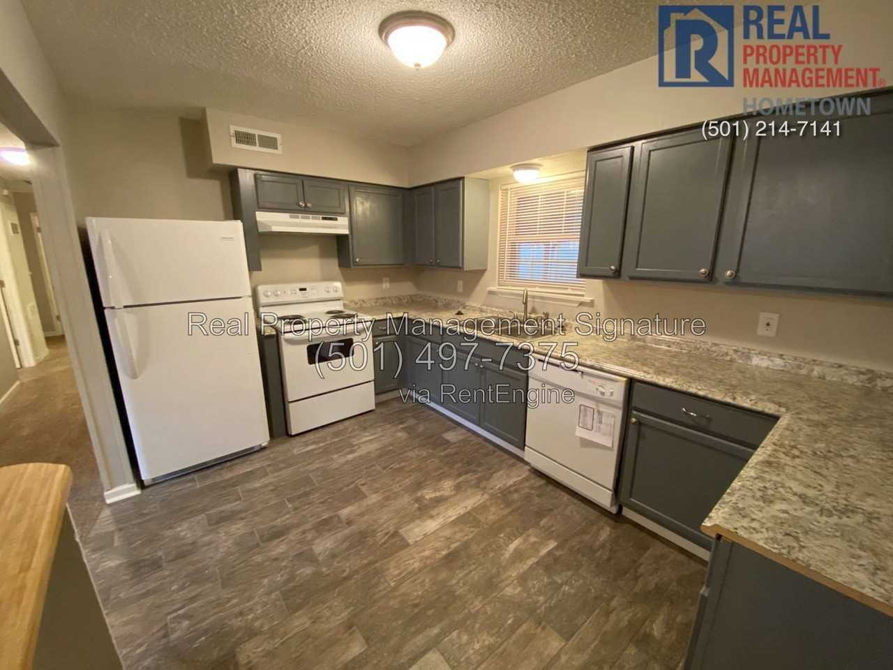 416 Neal St - Photo 4 of 25