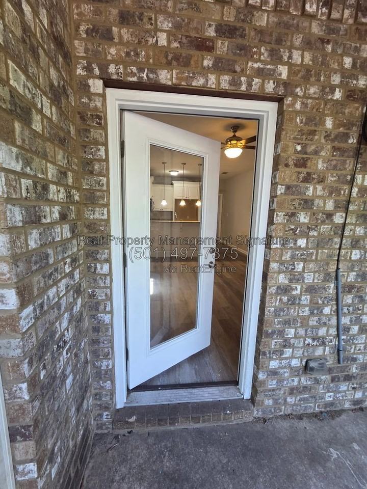 107 S Valentine St #B - Photo 3 of 18