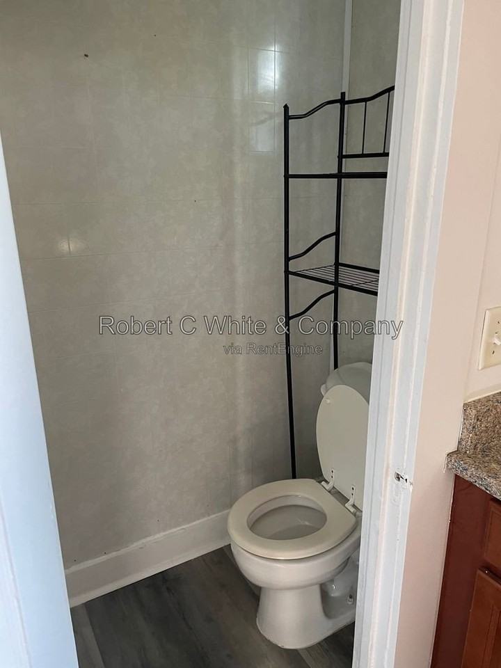 11 Leete St #1 - Photo 4 of 9