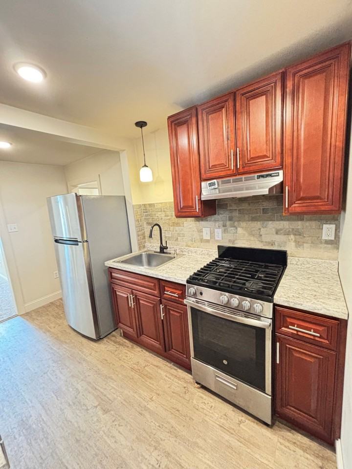 227 E Clay St #4 - Photo 2 of 21