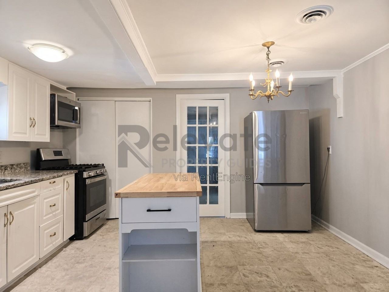 1223 Paul St - Photo 2 of 22
